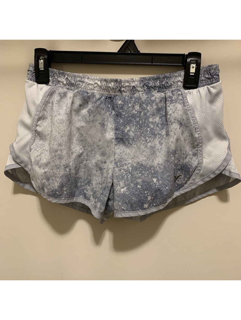 Old Navy Women’s Activewear Shorts XS Gray & White Galaxy Print Running Shorts